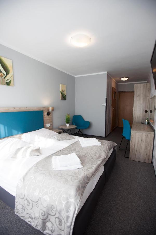 Double or Twin Room,1084980382:JPEG